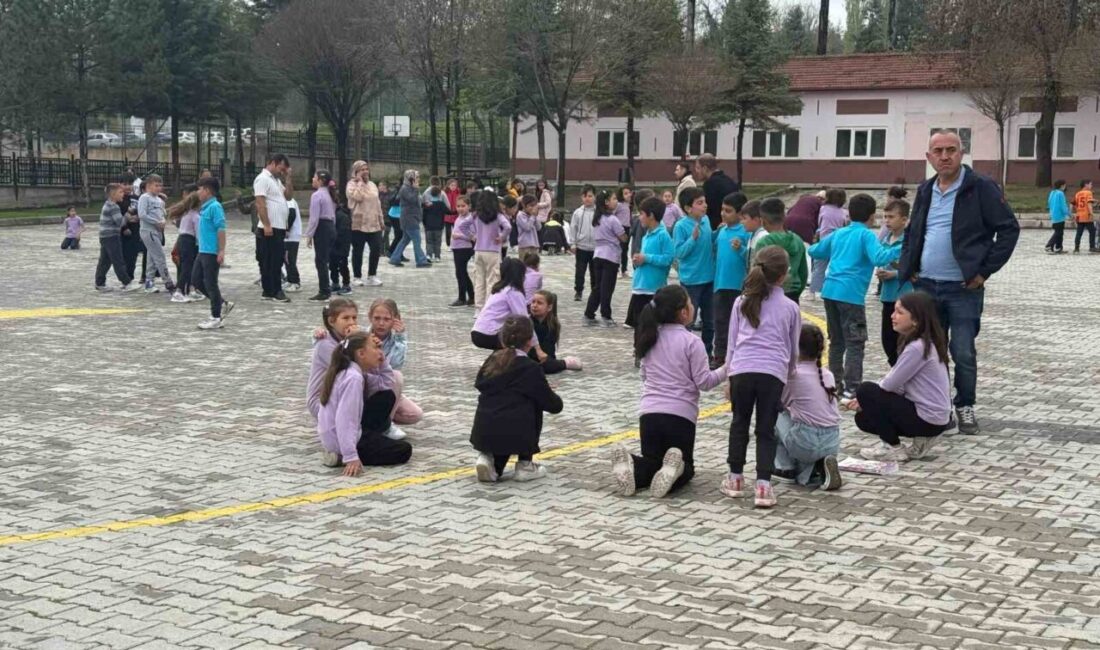 Hisarcık’taki okullarda deprem tedbirleri Kütahya’nın Simav ilçesinde sabah saatlerinde meydana gelen 4, 5 ve