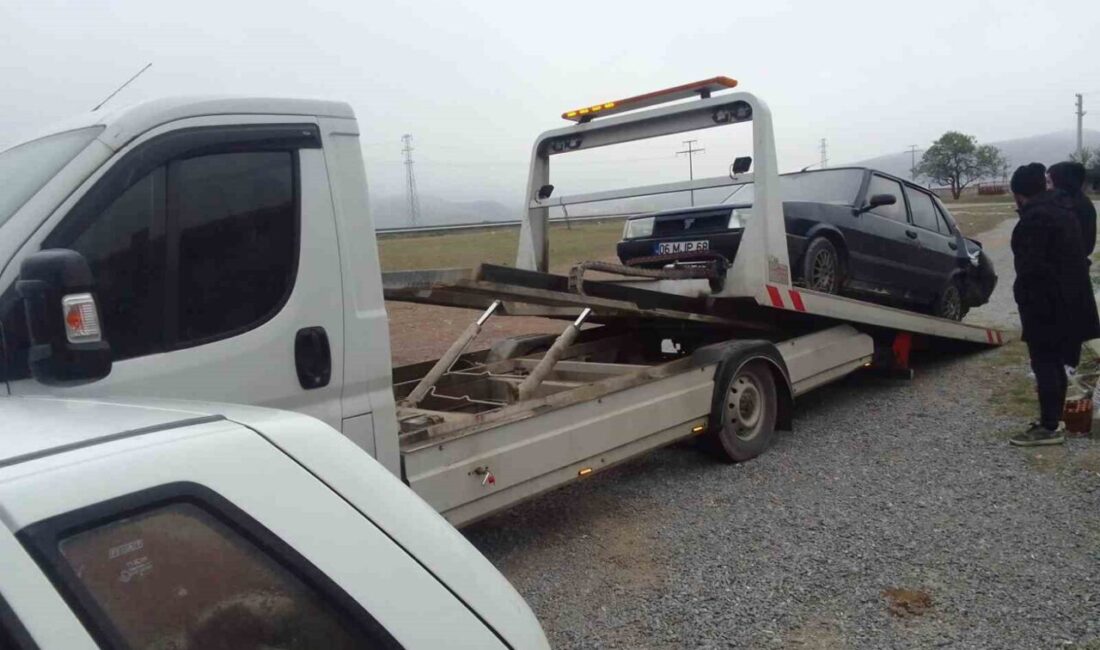 İki otomobilin çarpıştığı kazada 3 kişi yaralandı Afyonkarahisar’da iki otomobilin çarpışması sonucu meydana gelen trafik kazasında 3