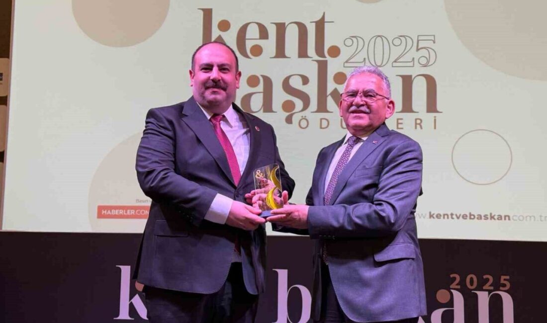 İnönü Belediye Başkanı Serhat Hamamcı’ya anlamlı ödül Bin 401 belediyenin yer aldığı Kent&Başkan Dergisi’nin Kayseri’de düzenlenen 2025
