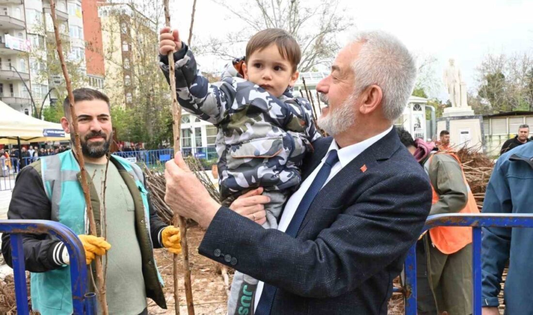 Isparta Belediyesi 55 bin meyve fidanı dağıttı Isparta Belediyesi, 55 bin meyve fidanını vatandaşlarla buluşturdu. Son 3