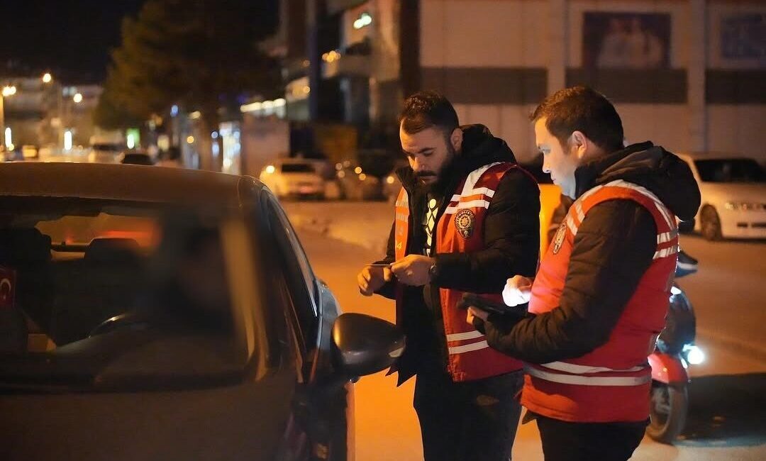Isparta’da Emniyet ekiplerinin toplam iki buçuk saat içerisinde yaptığı denetimlerde