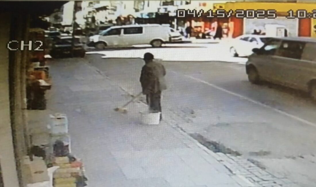 Isparta’nın Yalvaç ilçesinde meydana gelen trafik kazasında otomobile çarpan ticari