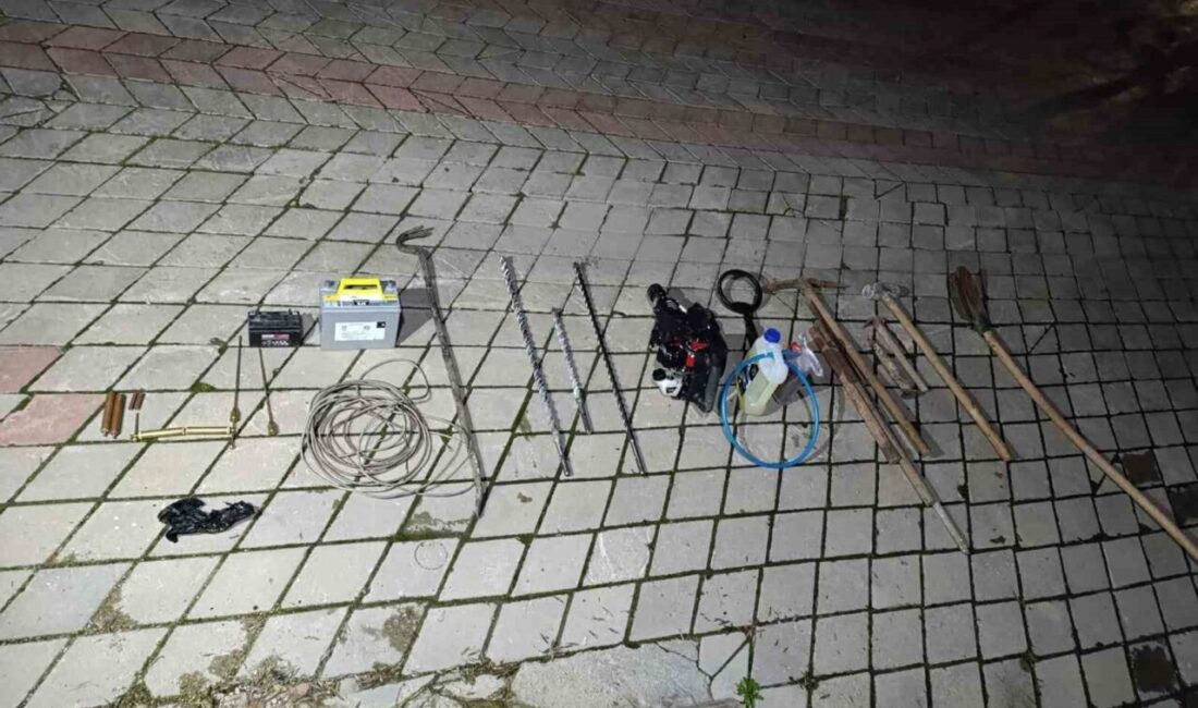 Kaçak kazı ile define arayan 5 kişiyi jandarma yakaladı Afyonkarahisar’da yaptıkları kaçak kazı ile define arayan 5 kişi jandarma