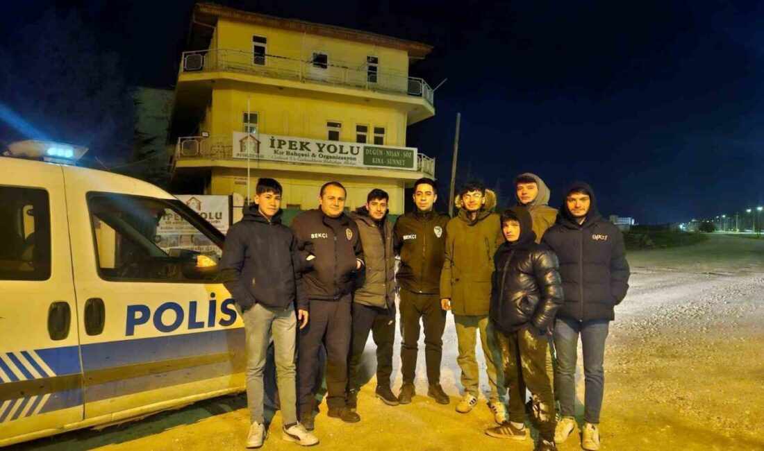 Afyonkarahisar’ın Bolvadin ilçesinde kavga ihbarına giden çarşı ve mahalle bekçileri,