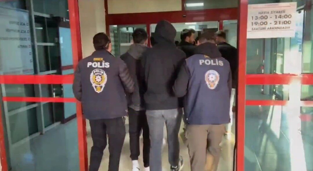 Kütahya merkezli yasa dışı bahis operasyonu: 7 tutuklama Kütahya İl Emniyet Müdürlüğü Siber Suçlarla Mücadele ekiplerince yürütülen soruşturma