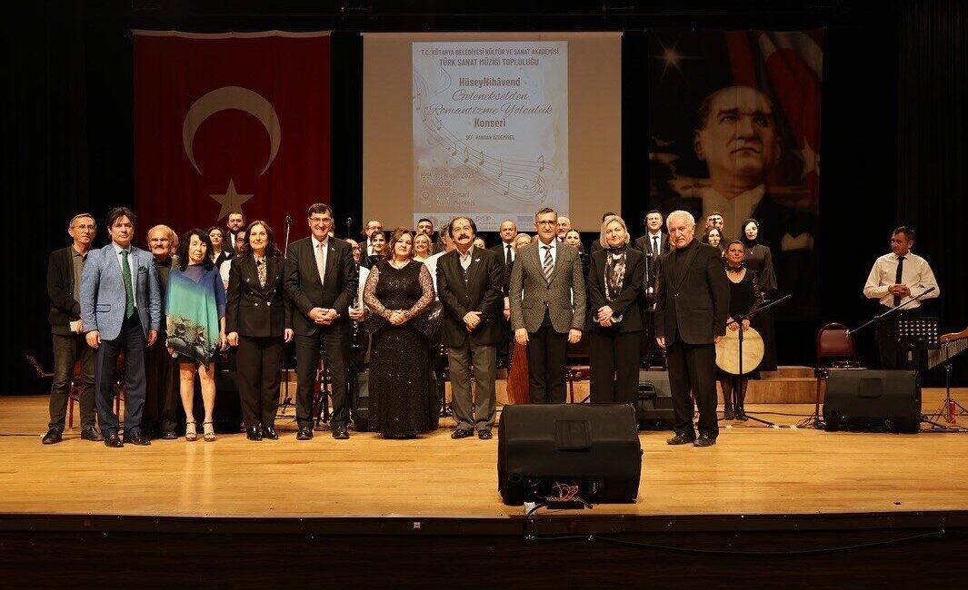 Kütahya’da “HüseyNihavend” konseri sanatseverlerle buluştu Kütahya Belediyesi Kültür ve Sanat Akademisi Türk Sanat Müziği Topluluğu