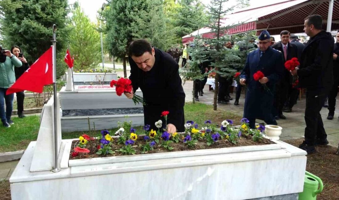 Kütahya’da Polis Haftası dolayısıyla şehitlik ziyaretleri gerçekleştirildi Kütahya’da Türk Polis Teşkilatı’nın 180. kuruluş yıl dönümü ve Polis