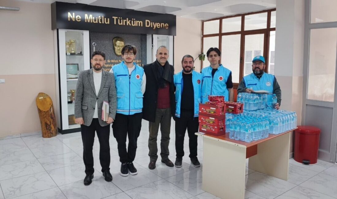 Kütahya’da ’Umre Ödüllü Gençlik Bilgi Yarışması’na yoğun ilgi Diyanet İşleri Başkanlığı tarafından lise ve üniversite öğrencilerine yönelik düzenlenen