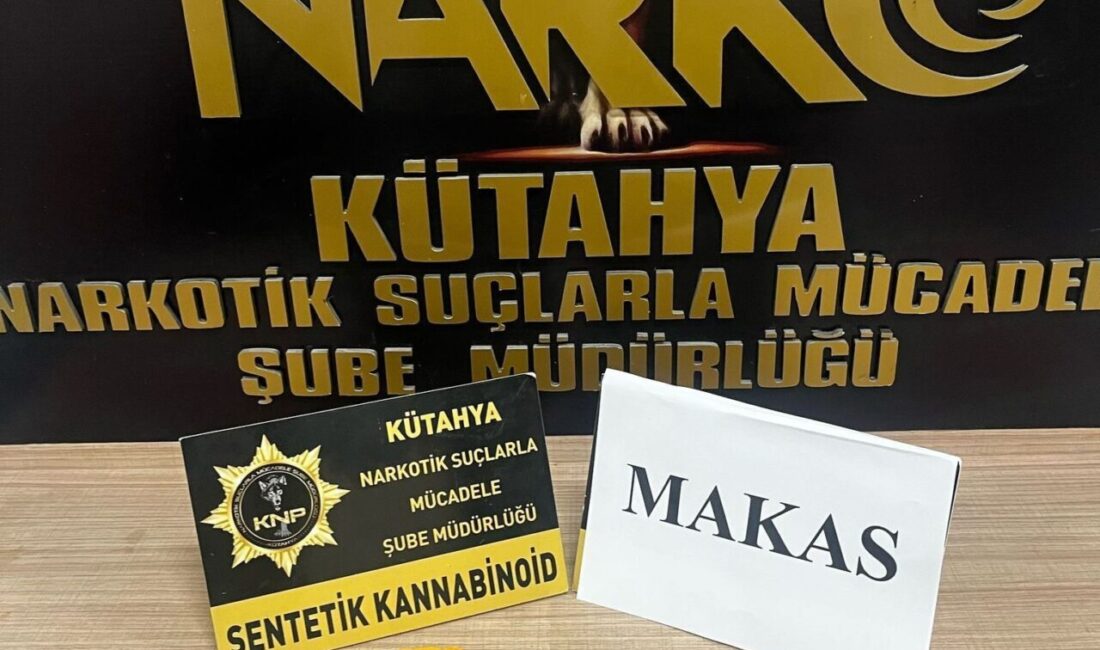 Kütahya’da uyuşturucu taciri 1 şüpheli tutuklandı Kütahya’da polisin düzenlediği operasyonda yakalanan 2 şüpheliden 1’i uyuşturucu madde