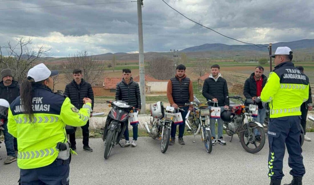 Afyonkarahisar’ın Bolvadin ilçesinde jandarma ekipleri tarafından ‘1 kural bir ömür’