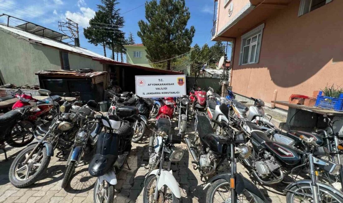 Motosikletlerin şasi numaraları değiştirip satan tamirciyi jandarma yakaladı Afyonkarahisar’da jandarma ekipleri motosikletlerin şasi numaralarını değiştirerek sattığı iddia edilen