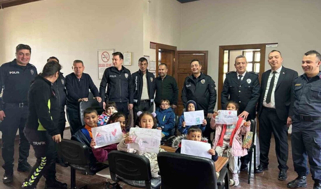 Öğrenciler Günyüzü Emniyet Amirliğini ziyaret etti Günyüzü’nde bir grup öğrenci, Türk Polis Teşkilatının kuruluş yıl dönümü