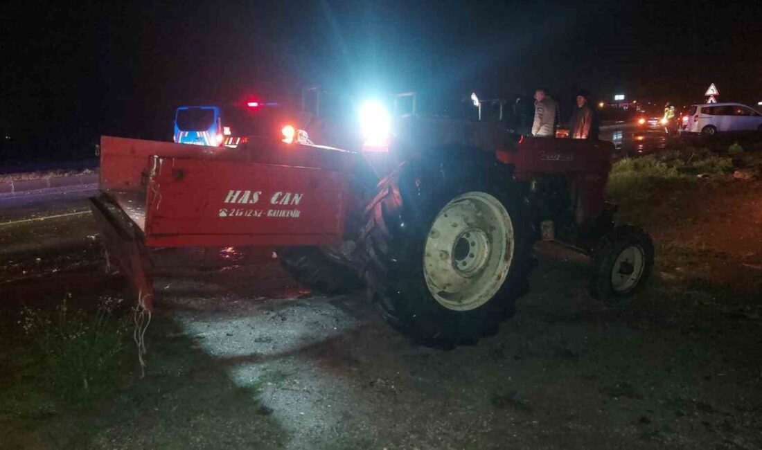Otomobilin traktörle çarpıştığı kazada 5 kişi yaralandı Afyonkarahisar’da otomobil ile traktörün çarpıştığı trafik kazasında ikisi çocuk 4