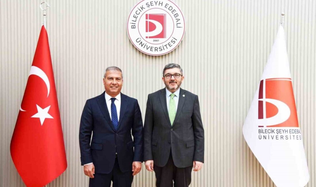 Rektörler fikir alışverişi yaptılar Eskişehir Anadolu Üniversitesi Rektörü Prof. Dr. Yusuf Adıgüzel’in, Bilecik Şeyh