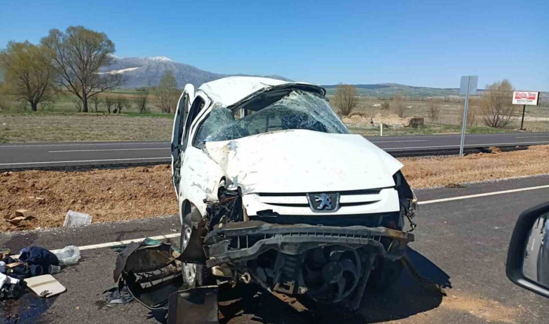 Şarkikaraağaç’ta takla atan otomobilin sürücüsü yaralandı Isparta’da sürücüsünün kontrolünden çıkan hafif ticari aracın takla atması sonucu