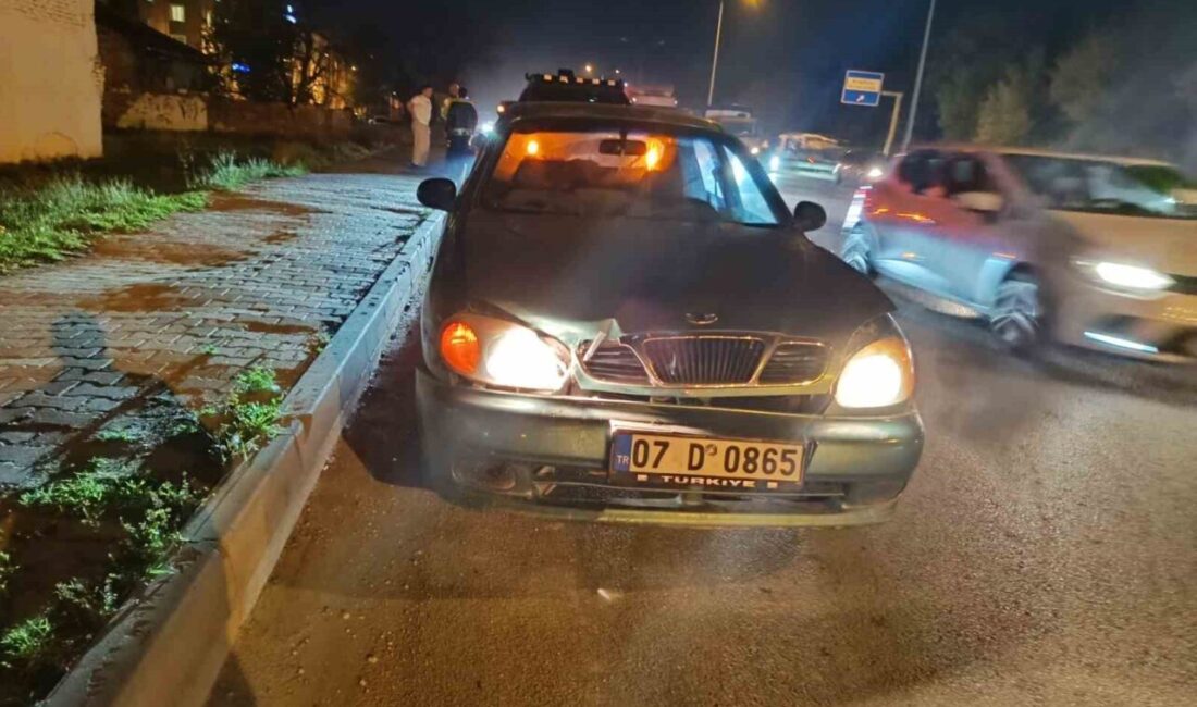 Şerit değiştirmeye çalışan motosiklet otomobile çarptı Eskişehir’de şerit değiştirmeye çalışan motosikletin otomobile çarptığı kazada şans eseri