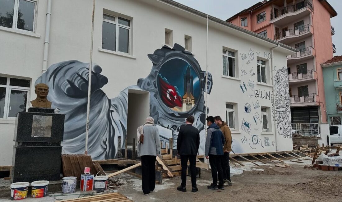 Simav BİLSEM’de bakım ve onarım çalışması Kütahya’nın Simav İlçe Kaymakamı Bünyamin Karaloğlu bakım ve onarım çalışmalarının