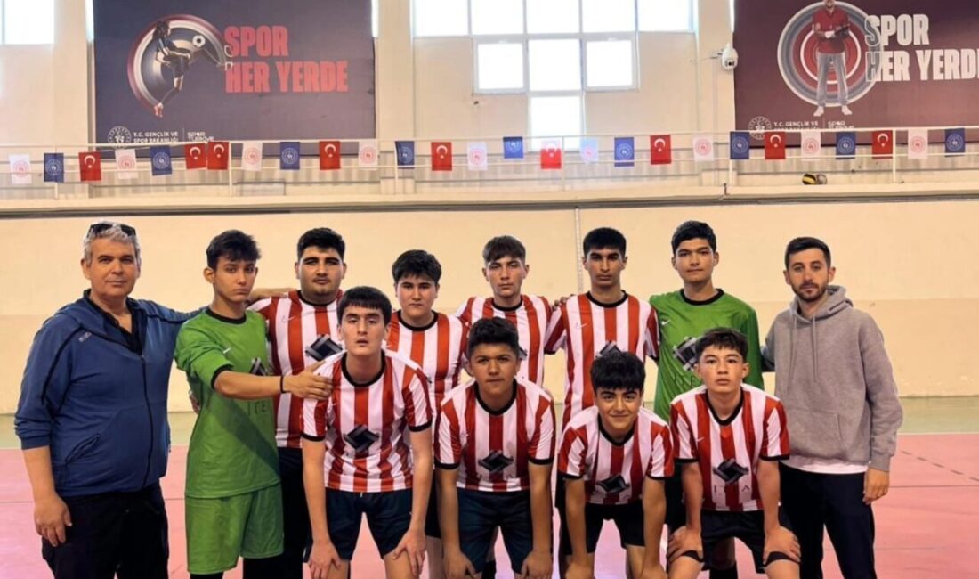 Söğüt Anadolu Lisesi Futsal Takımı il birincisi oldu Bilecik’te düzenlenen 2024-2025 Eğitim Öğretim Yılı Okul Sporları kapsamında düzenlenen