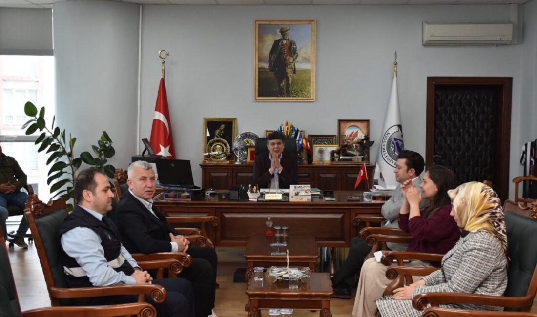 Söğüt’te ekip ruhunu pekiştiren bir etkinlik gerçekleşti Söğüt Belediye Başkanı Ferhat Durgut, idari personelleriyle bir araya gelerek