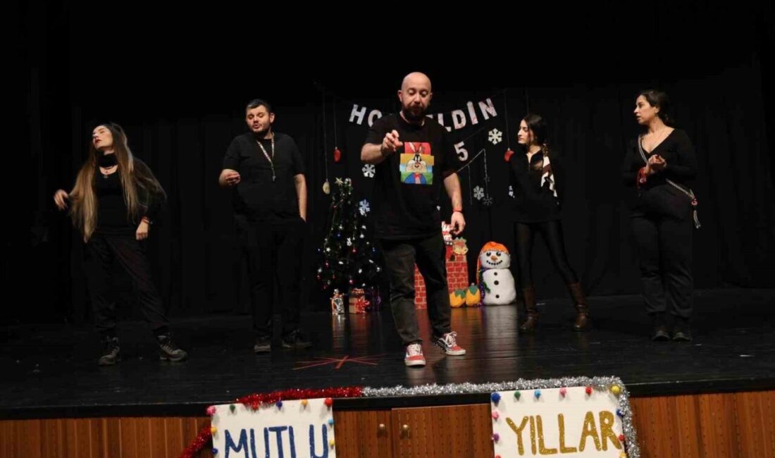 Sanatı desteklemek ve amatör sanat gruplarını teşvik etmek amacıyla ’Sosyal