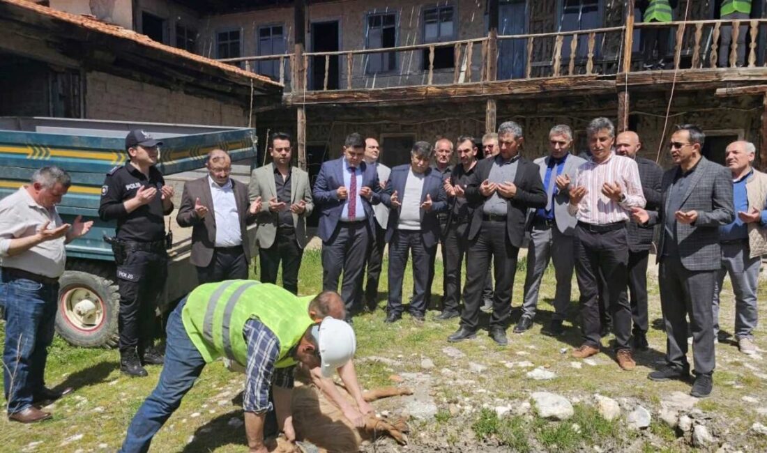 Tarihi Emet Han’ında restorasyon süreci başladı Kütahya İl Özel İdaresi tarafından ihalesi yapılan Tarihi Emet Hanı