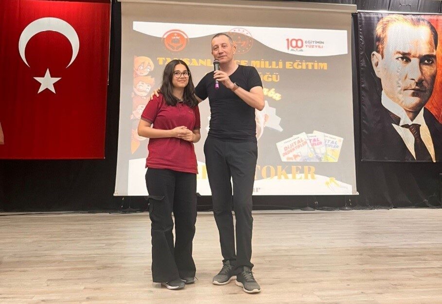 Tavşanlı’da dijital farkındalık semineri Kütahya’nın Tavşanlı ilçesinde, İlçe Millî Eğitim Müdürlüğü’nün girişimiyle dikkat çekici