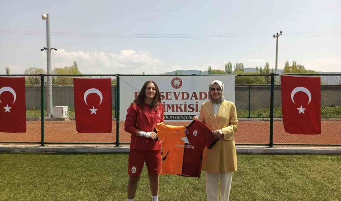 UEFA Kadınlar Şampiyonlar Ligi’nde gruplara kalmayı başaran Galatasaray U-17 Kadın Futbol Takımı Gölpazarı’nda kampa girdi Galatasaray U-17 Kadın Futbol Takımı, Bilecik’in Gölpazarı ilçesini kamp programına
