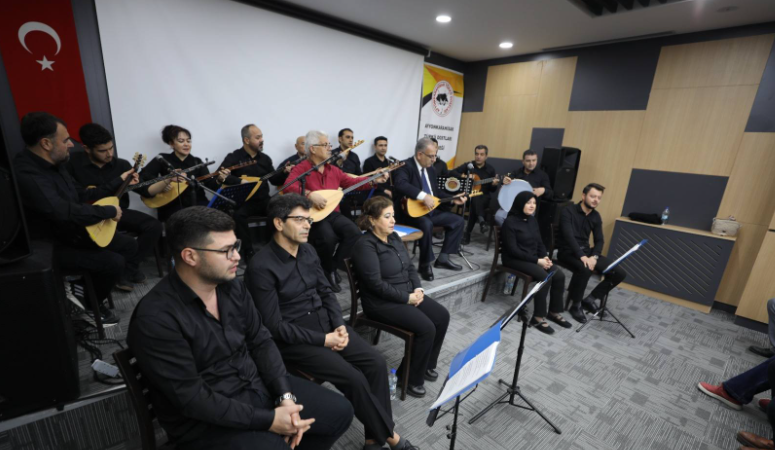 ‘Ustalarla Türküler’ Belediye Konferans Salonunda sahne alacak Afyonkarahisar Belediyesi, “Türkülerde buluşalım, kültürümüzü birlikte yaşatalım!” sloganıyla bir etkinlik