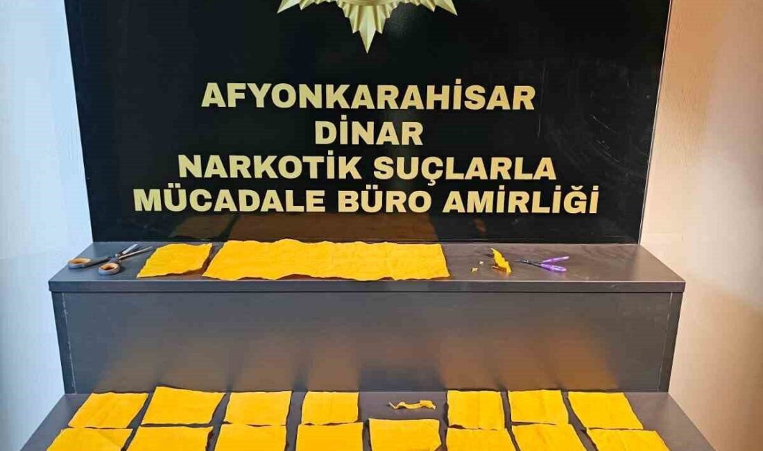 Afyonkarahisar’da polis tarafından uyuşturucu emdirilmiş 24 peçete ele geçirilirken, olayla