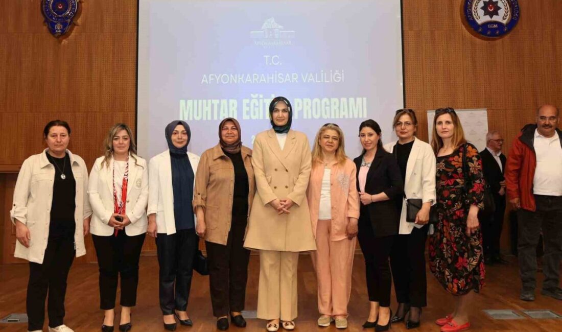 Vali Yiğitbaşı muhtarlarla buluştu Afyonkarahisar’da düzenlenen Muhtar Eğitim Programı’na katılan Vali Doç. Dr. Kübra