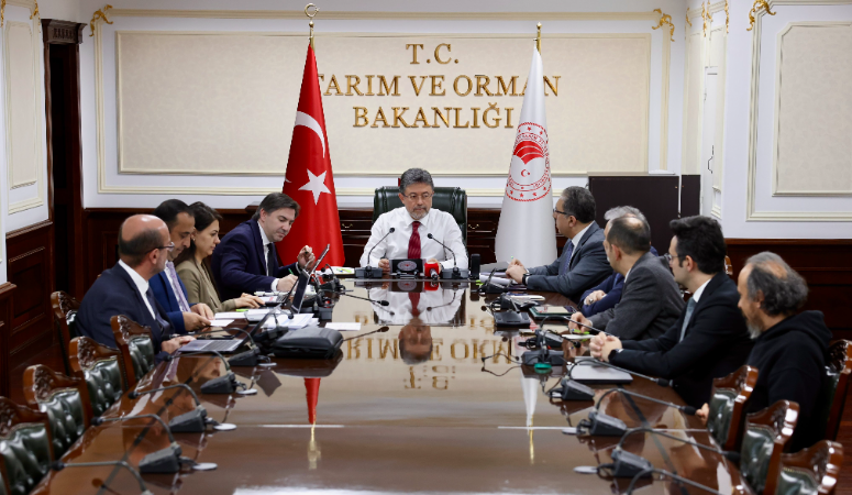 Tarım ve Orman Bakanı İbrahim Yumaklı, olumsuz hava koşulları sonucu