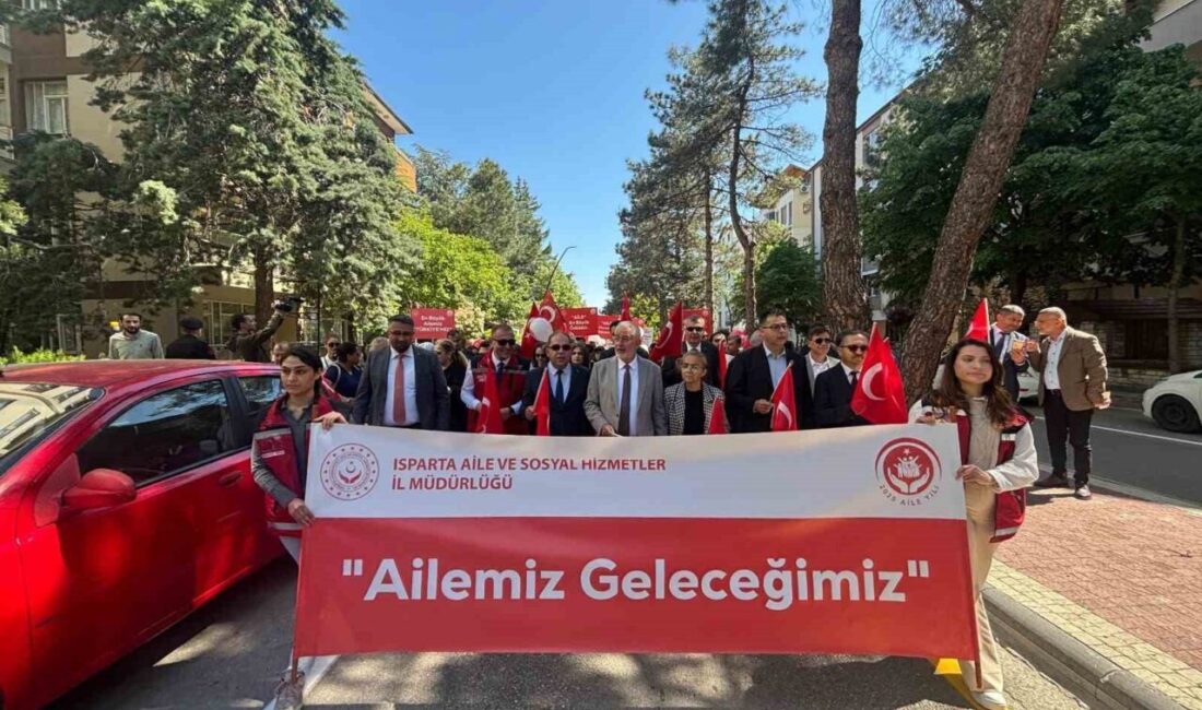 15 Mayıs Uluslararası Aile Günü’nde farkındalık yürüyüşü gerçekleştirildi Isparta’da Aile ve Sosyal Hizmetler İl Müdürlüğü öncülüğünde düzenlenen yürüyüşte,