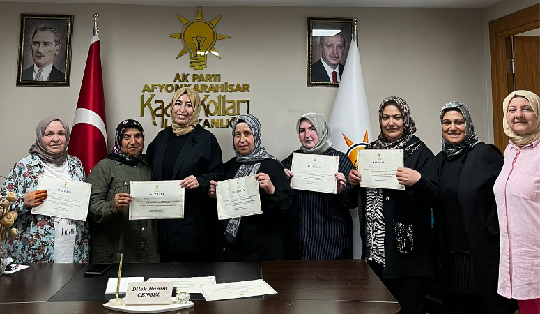 Afyonkarahisar AK Parti İl Kadın Kolları, merkezde bulunan 57 mahallede