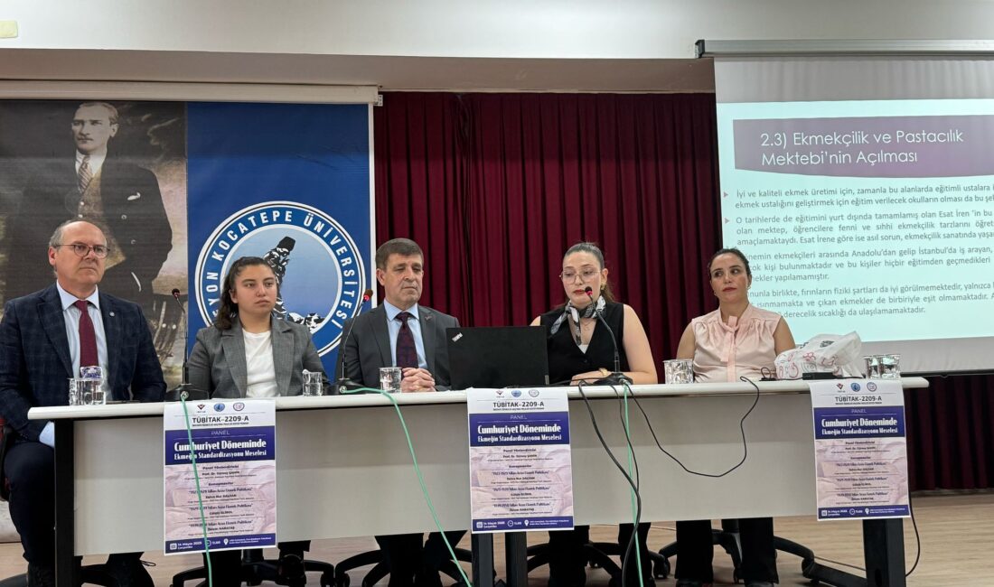 AKÜ’de bu yıl beşincisi düzenlenen Kocatepe Tarih Günleri kapsamında gerçekleştirilen