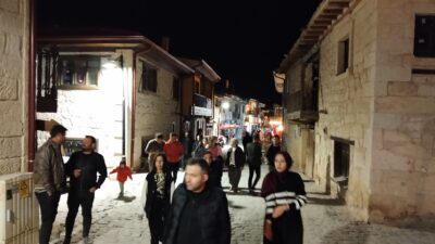 Afyonkarahisar’ın tarihi ve doğal güzellikleriyle dikkat çeken Ayazini köyü, düzenlenen