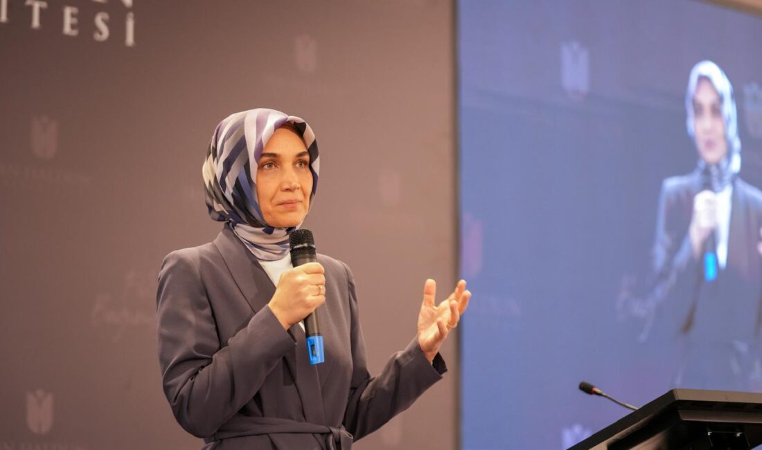 Yiğitbaşı, kamu yönetiminde ortak akılla hareket etmenin önemine dikkat çekti Vali Kübra Güran Yiğitbaşı, İbn Haldun Akademi kapsamında düzenlenen ‘Devlet-Millet