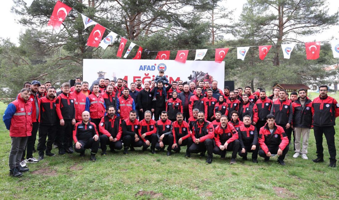 Memur-Sen Arama Kurtarma Ekibi ‘Afete Hazır Türkiye’tatbikatına katıldı Afyonkarahisar Memur-Sen Arama Kurtarma Ekibi (MAK), Ankara’da düzenlenen ‘Afete Hazır