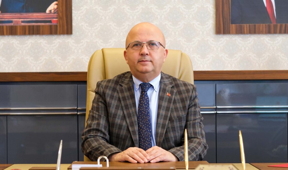 Afyonkarahisar Belediyesi’nin hayata geçirdiği Patiköy Mama Üretim Tesisi’nin açılışında Vali