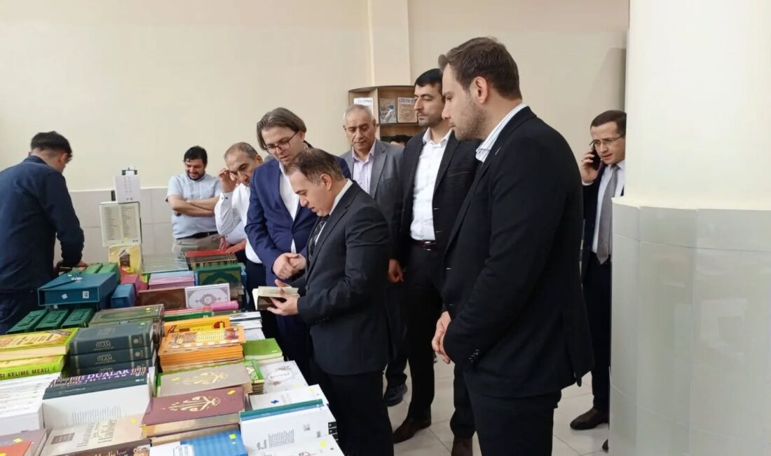 Dinar’da ‘Kumbaram Kitap Olsun’ kitap fuarı kitapseverleri bekliyor Dinar İlçe Müftülüğü’nün öncülüğünde düzenlenen Türkiye Diyanet Vakfı (TDV) Kitap