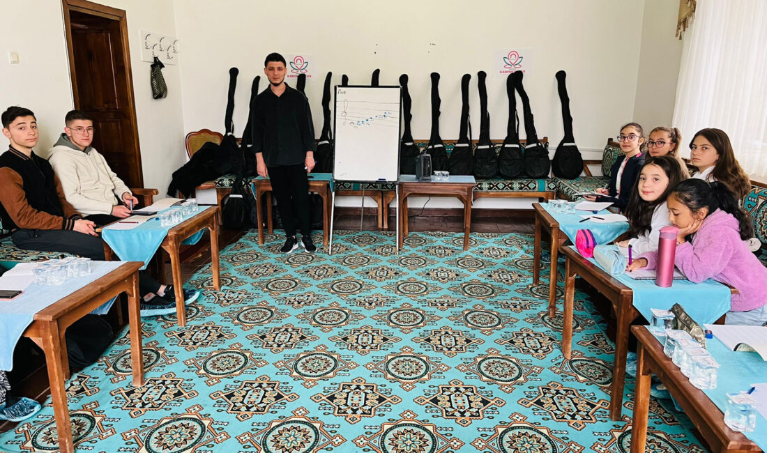 Emirdağ Kültür Evi’nde saz kursu başladı Emirdağ Belediyesi, kültür ve sanat alanındaki çalışmalarını sürdürüyor. Belediye Başkanı
