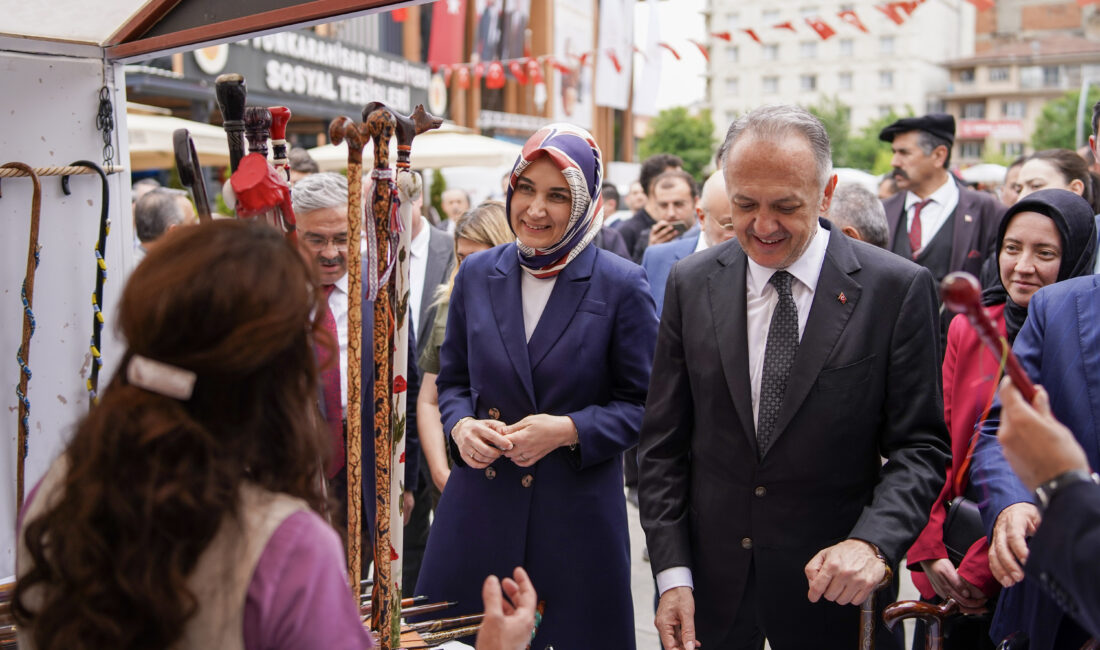 ‘Afyonkarahisar Yaşayan Miras Festivali’ sona erdi Kültür ve Turizm Bakanlığı’nın katkılarıyla Afyonkarahisar Valiliği iş birliğinde düzenlenen,