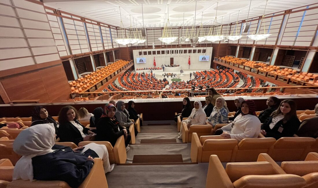 Afyonkarahisar İl Kadın Kolları Başkanı Dilek Hanım Çengel, İlçe Başkanları