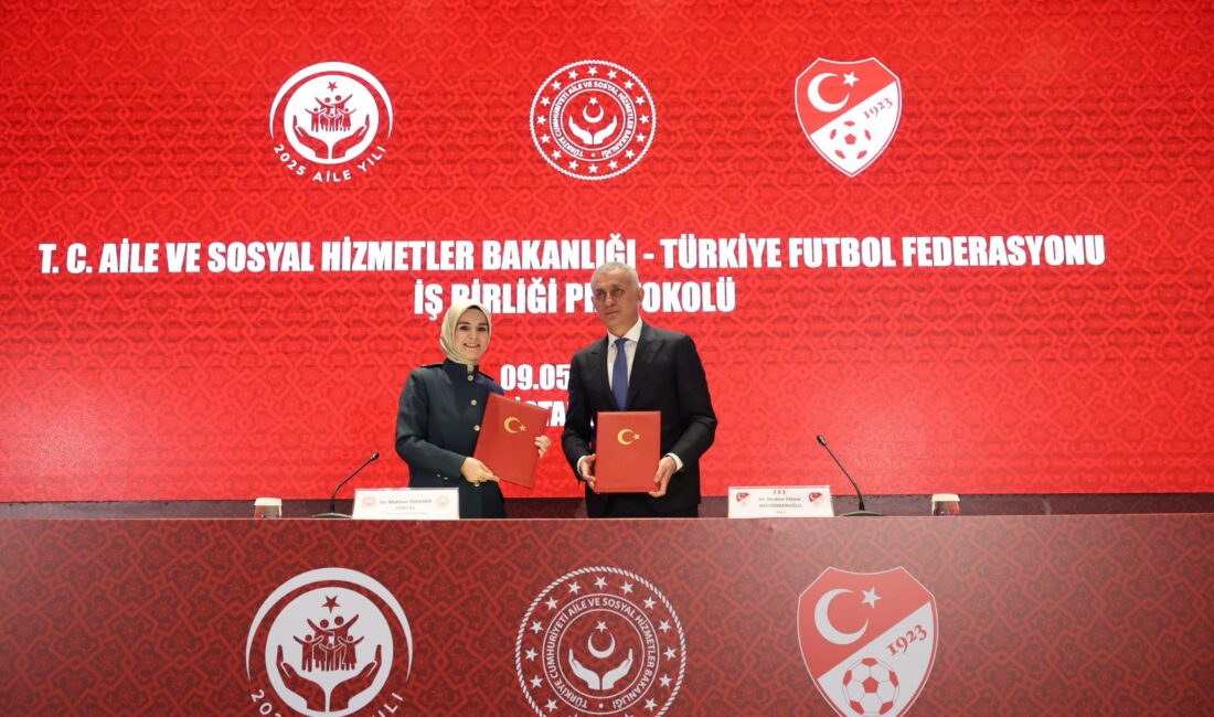 Aile Yılı kapsamında Türkiye Futbol Federasyonu ile işbirliğine imza atıldı Aile ve Sosyal Hizmetler Bakanı Mahinur Özdemir Göktaş Aile Yılı