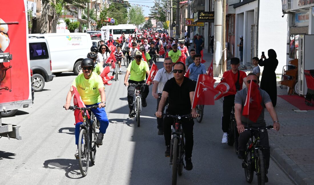 Afyonkarahisar/Çay Belediye Başkanı Yaşar Kemal Kantartopu, Çay Kaymakamı Fatih Topuz,