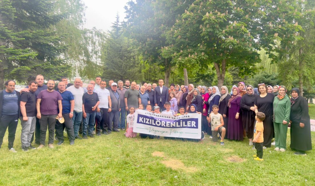 Afyon’daki Kızılörenliler piknikte bir araya geldi Afyon kent merkezinde yaşayan Kızılörenliler, hafta sonu dayanışma pikniğinde bir