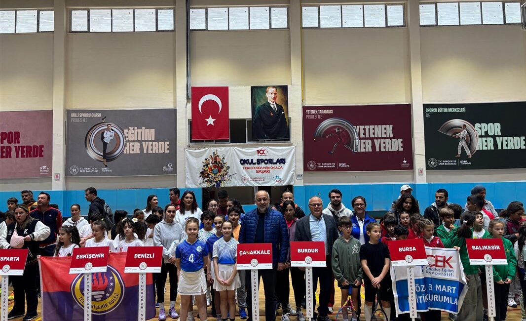 Gençlik Haftası etkinlikleri kapsamında düzenlenen Okul Sporları Minikler ve Küçükler