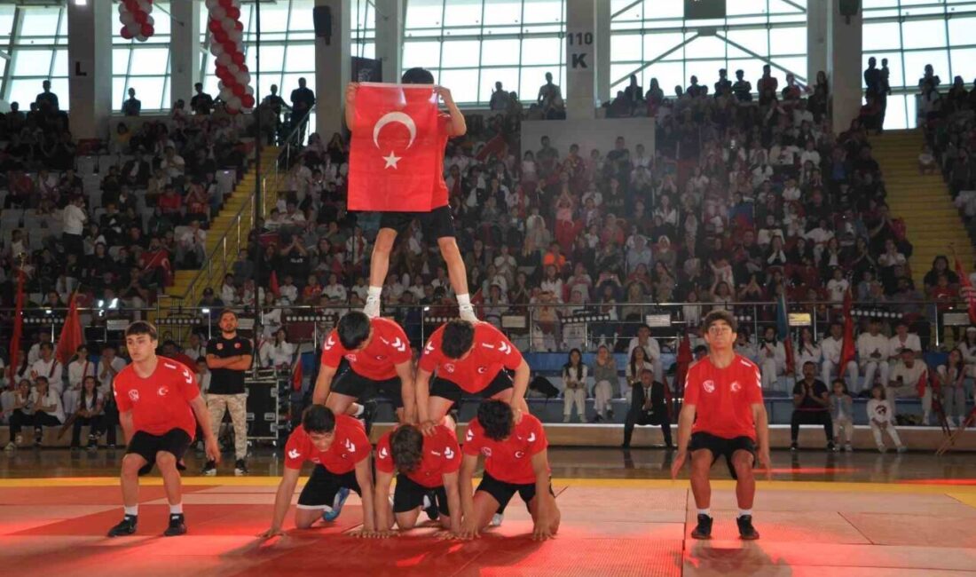 Afyonkarahisar’da 19 Mayıs coşkusu 19 Mayıs Atatürk’ü Anma, Gençlik ve Spor Bayramı, Afyonkarahisar’da düzenlenen