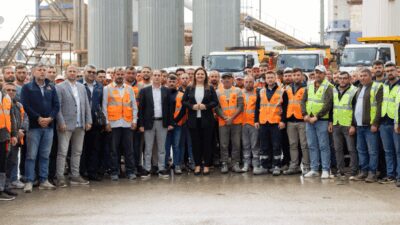 Afyonkarahisar Belediyesi Fen İşleri Müdürlüğü, şehir genelinde asfalt sezonunu başlatıyor.