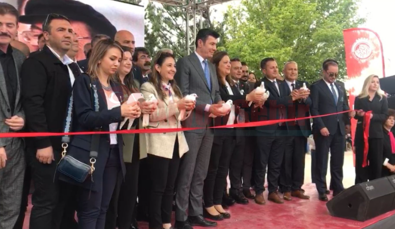 Afyonkarahisar’da Bülent Ecevit Parkı Hizmete Açıldı Afyonkarahisar Belediyesi tarafından kente kazandırılan Bülent Ecevit Parkı düzenlenen törenle