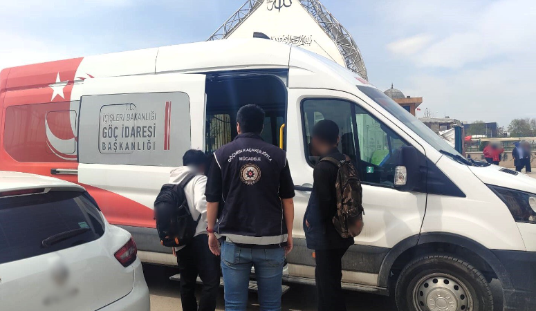 Afyonkarahisar İl Emniyet Müdürlüğü, düzensiz göç ve göçmen kaçakçılığı ile